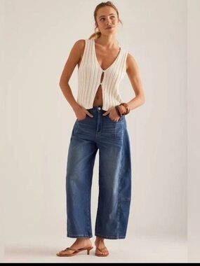 The Kenna Mid-Rise Heritage Barrel Jeans by Pilcro: Denim-Knit Edition